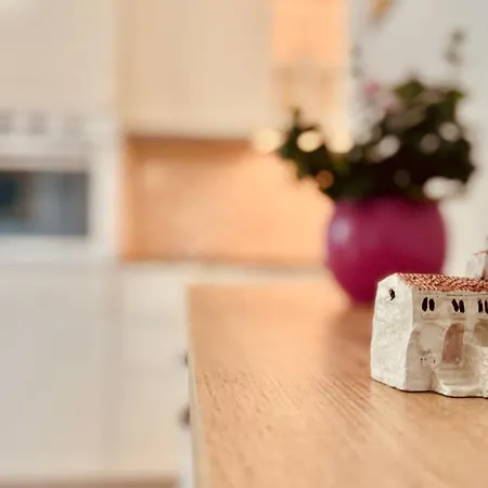 Onix Apartment Split